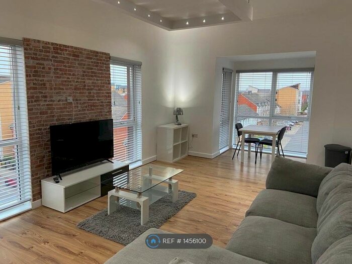 2 Bedroom Flat To Rent In Gweal Avenue, Reading, RG2