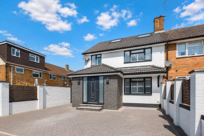 4 Bedroom Semi-detached House To Rent In Pulleys Close, Hemel Hempstead, HP1