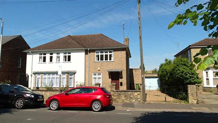 4 Bedroom House To Rent In Dogsthorpe Road, Peterborough, PE1