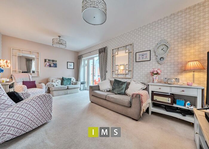 4 Bedroom Detached House For Sale In Lingfield Road, Bicester, OX26