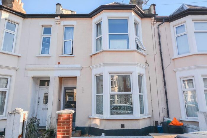 1 Bedroom Flat To Rent In Stromness Road, Southend-On-Sea, SS2
