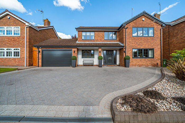 4 Bedroom Detached House For Sale In Manderville Gardens, Kingswinford, DY6