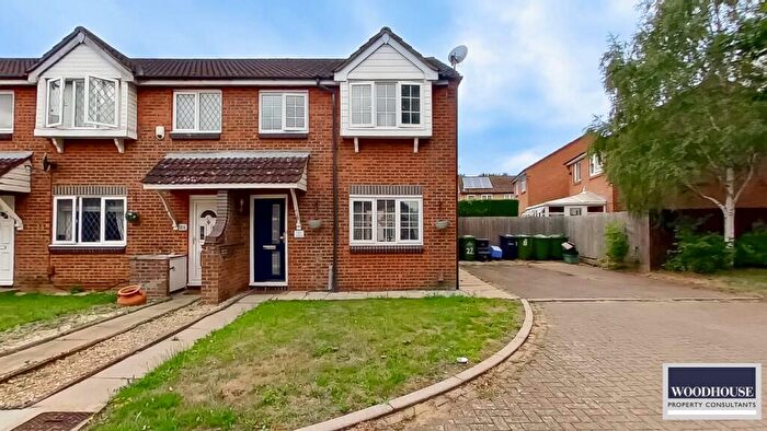 3 Bedroom End Of Terrace House For Sale In Kingsmead, Cheshunt, EN8