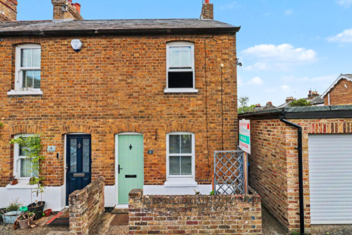 2 Bedroom Cottage For Sale In Inkerman Road, Eton Wick, Berkshire, SL4