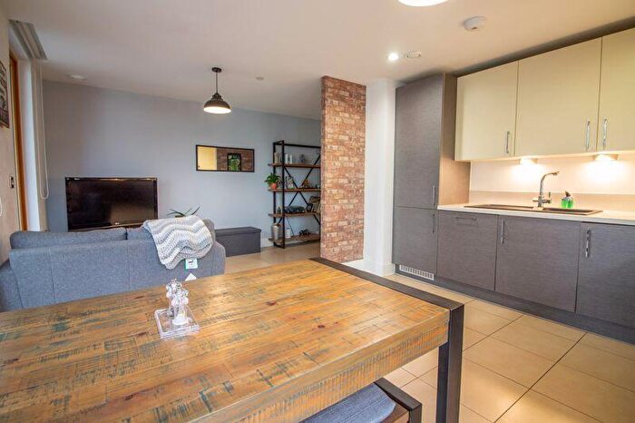 2 Bedroom Flat To Rent In Province Square, Blackwall, E14