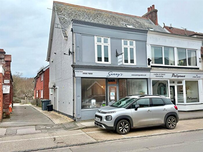 2 Bedroom Property For Sale In High Street, Milford On Sea, Lymington, Hampshire, SO41