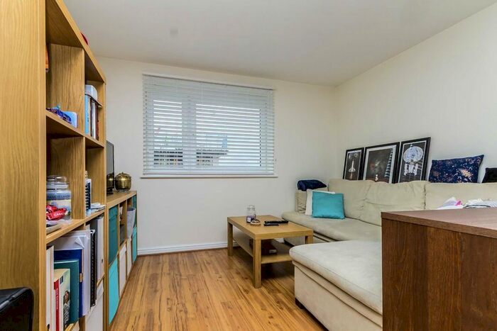 1 Bedroom Flat To Rent In Singapore Road, London W13