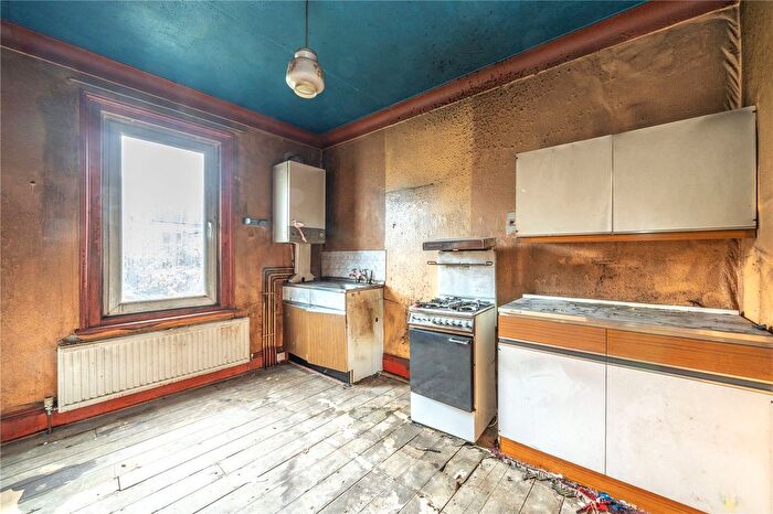 2 Bedroom Flat For Sale In Cricklade Avenue, Streatham Hill, SW2