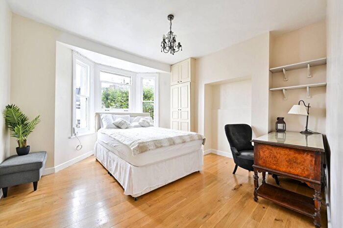 1 Bedroom Flat To Rent In St Elmo Road, Wendell Park, London, W12