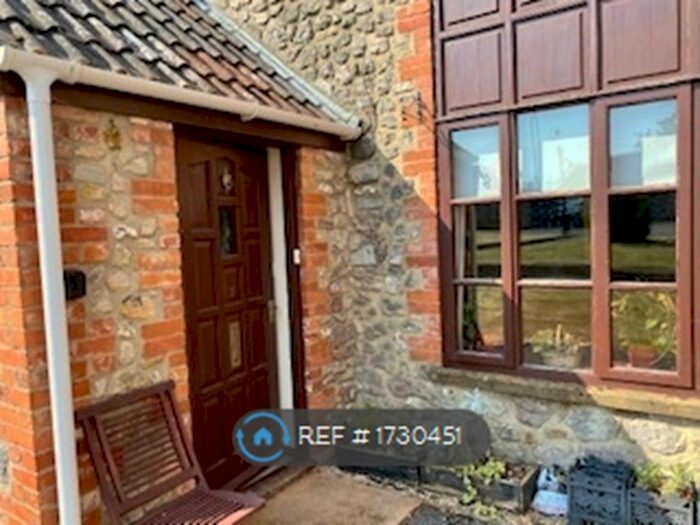 2 Bedroom Terraced House To Rent In Southend Mews, Chard, TA20