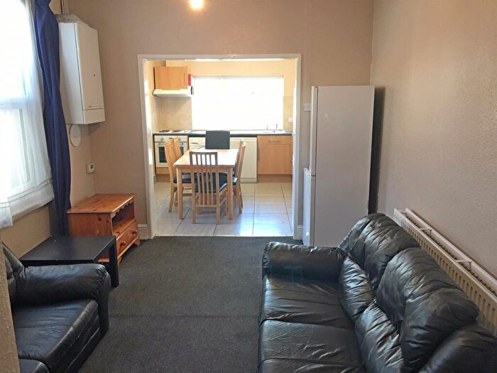 6 Bedroom End Of Terrace House To Rent In Bishop Road, Bristol, BS7