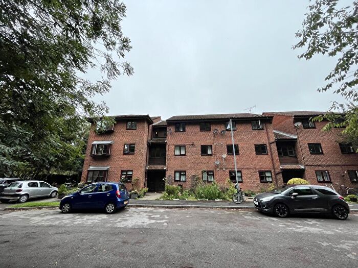 1 Bedroom Apartment To Rent In Honeywood Close, Portsmouth, PO3