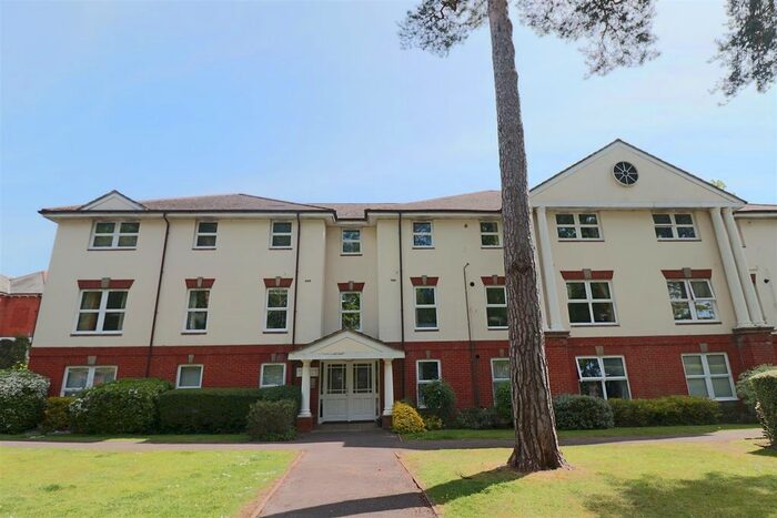 2 Bedroom Flat To Rent In Boundary Road, Farnborough, GU14
