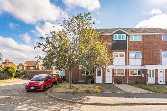2 Bedroom Maisonette For Sale In Hastings Way, Sutton, NR12