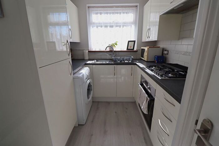 1 Bedroom Maisonette For Sale In The Approach, Rayleigh, SS6