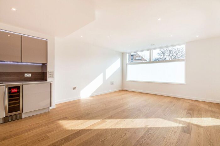 1 Bedroom Flat To Rent In Holland Park Avenue, Holland Park, London, W11