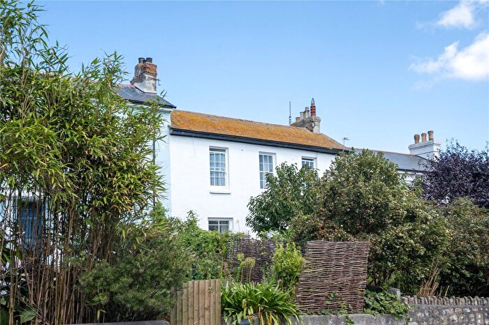 2 Bedroom Flat For Sale In Penrose Terrace, Penzance, TR18