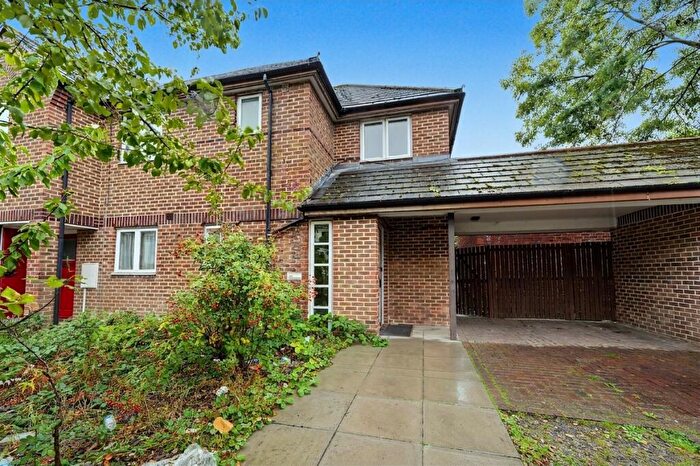 4 Bedroom End Of Terrace House For Sale In Sidmouth Road, Leyton, Waltham Forest, E10
