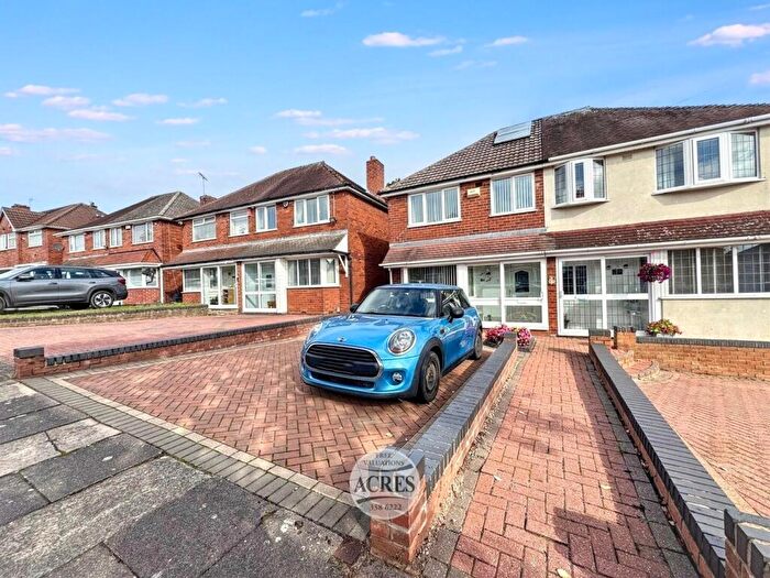 3 Bedroom Semi-Detached House For Sale In Somercotes Road, Great Barr, Birmingham, B42