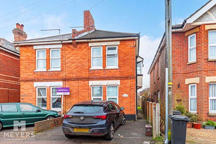 1 Bedroom Semi-Detached House To Rent In Brassey Road, Winton, BH9