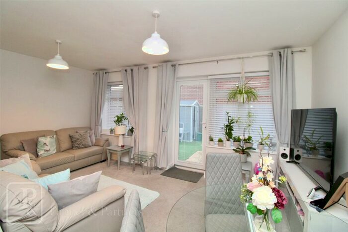 1 Bedroom Bungalow For Sale In Luff Way, Walton On The Naze, Essex, CO14