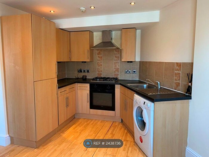 2 Bedroom Flat To Rent In Canford Lane, Bristol, BS9