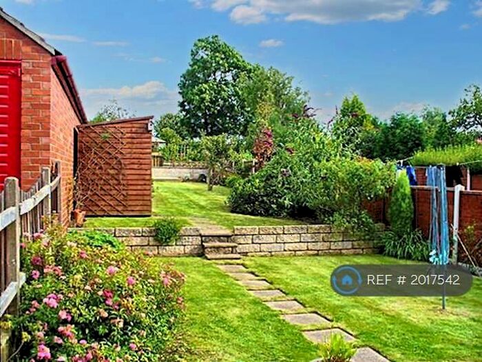 2 Bedroom Semi-Detached House To Rent In Tinshill Lane, Leeds, LS16