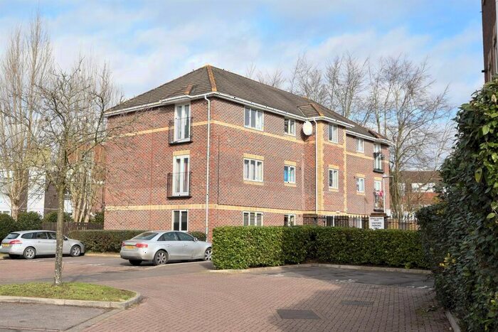 2 Bedroom Apartment To Rent In Abbotsmead Place, Caversham, Reading, RG4
