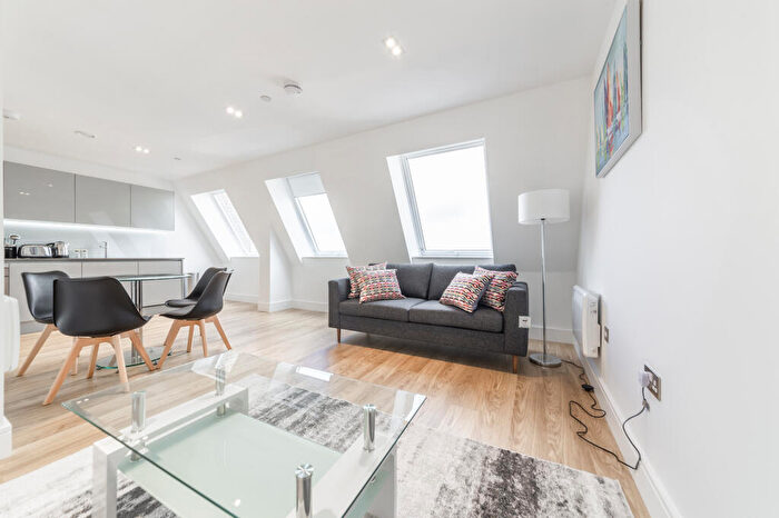 1 Bedroom Apartment To Rent In Essex House, Fairfield Road, Brentwood, Essex, CM14