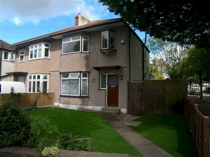 3 Bedroom Semi-Detached House To Rent In Suttons Avenue Hornchurch Essex, RM12