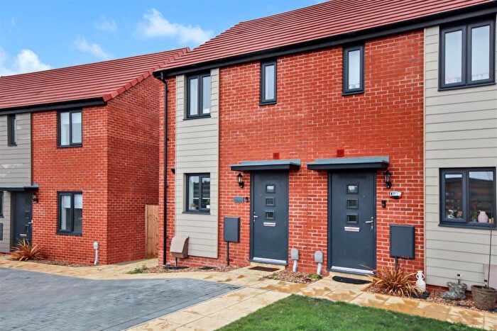 2 Bedroom Semi-Detached House For Sale In Mostyn Street, Wellingborough, NN8