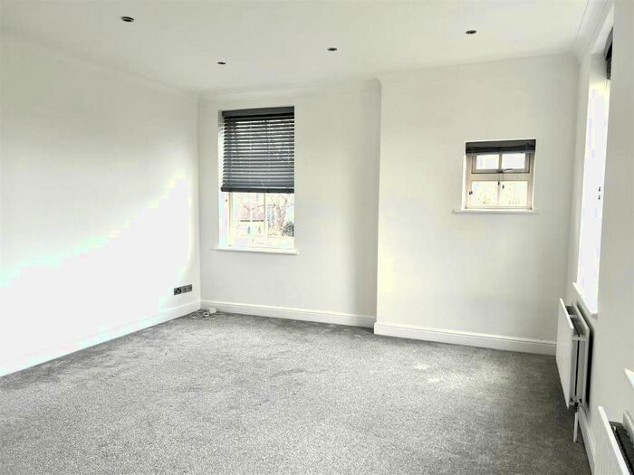 1 Bedroom Flat To Rent In Bromley Road, Beckenham BR3