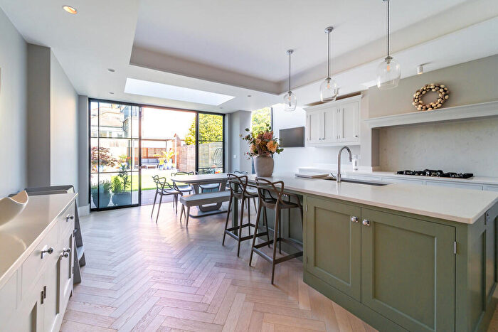 5 Bedroom Terraced House For Sale In Dukes Avenue, Muswell Hill, N10