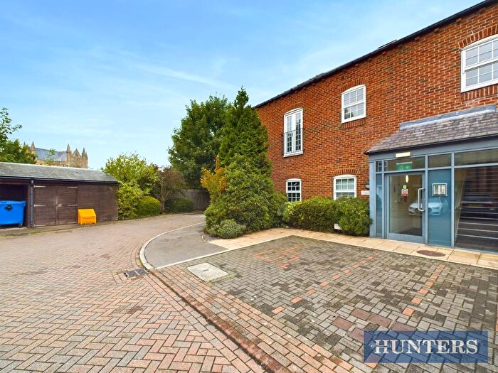 2 Bedroom Flat To Rent In Flemingate Court, Beverley, HU17