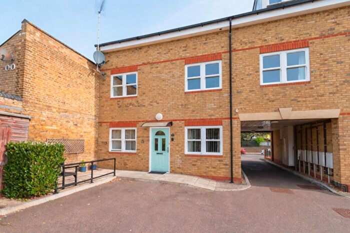 2 Bedroom Flat For Sale In Park Road, Herne Bay, Kent, CT6