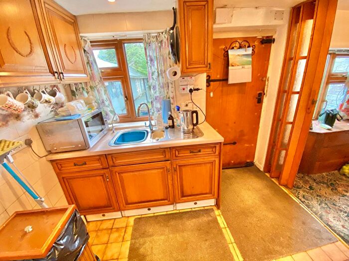 4 Bedroom Detached House For Sale In Bell Green Road, Coventry, CV6