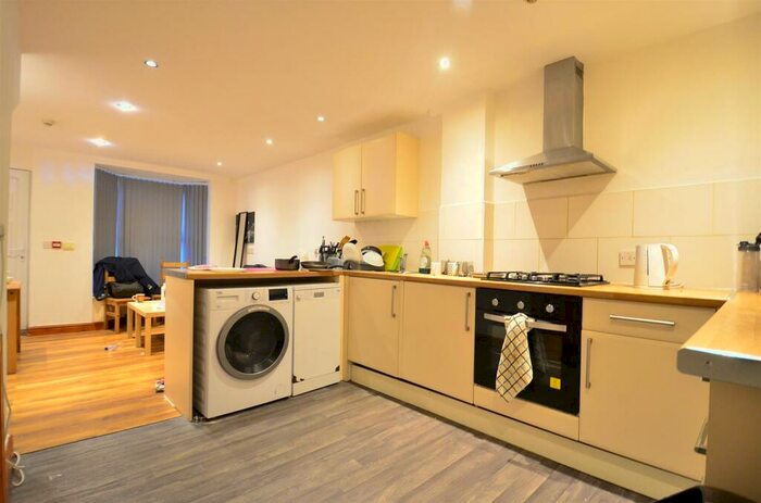 6 Bedroom Terraced House To Rent In Rose Cottages, Selly Oak, B29