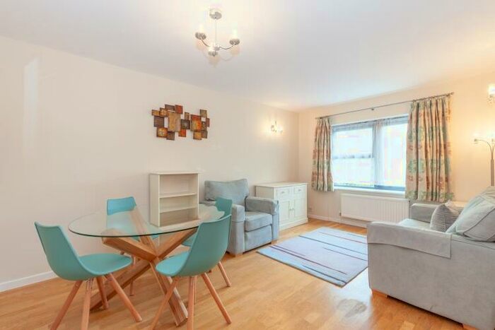 2 Bedroom Apartment To Rent In Banbury Road, Oxford, OX2