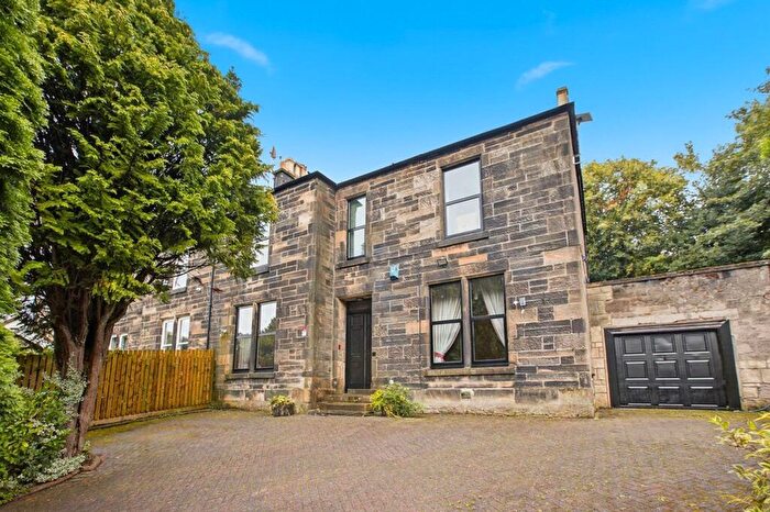 4 Bedroom Semi-Detached House For Sale In Low Road, Castlehead, PA2