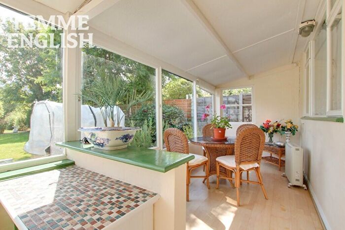 3 Bedroom Detached Bungalow For Sale In Highcliffe Road, Wickford, Essex, SS11