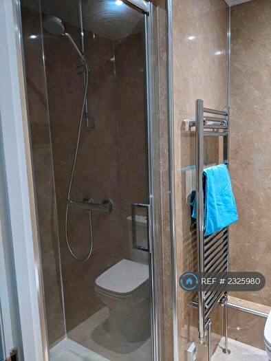 3 Bedroom Flat To Rent In Sinclair Place, Edinburgh, EH11