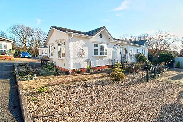 2 Bedroom Detached Bungalow For Sale In Oak Tree Lane, Eastbourne, BN23