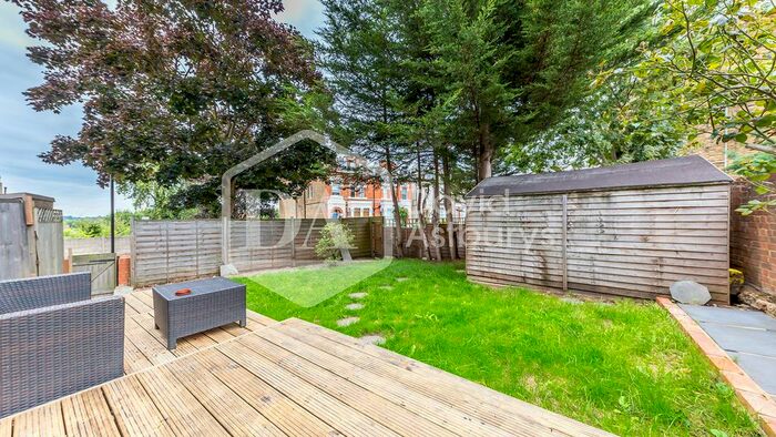 2 Bedroom Flat To Rent In Ferme Park Road, Crouch End, London, N8