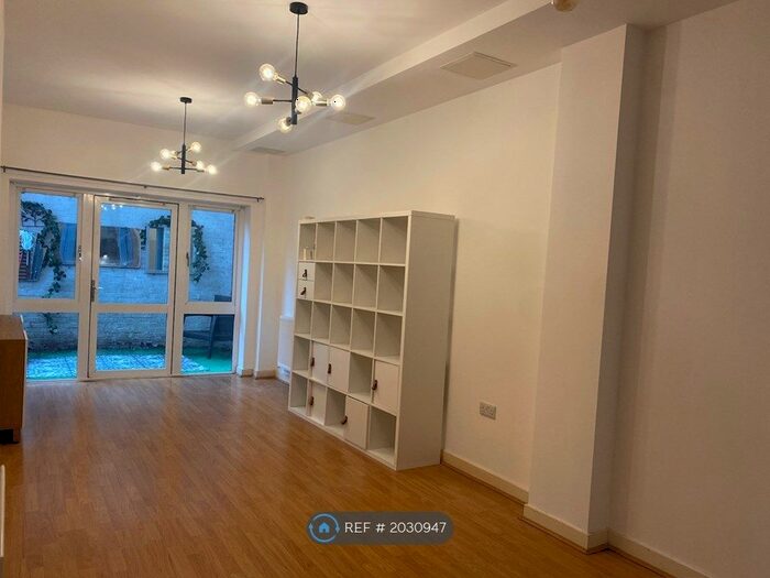 3 Bedroom Flat To Rent In Babik Court, London, E8