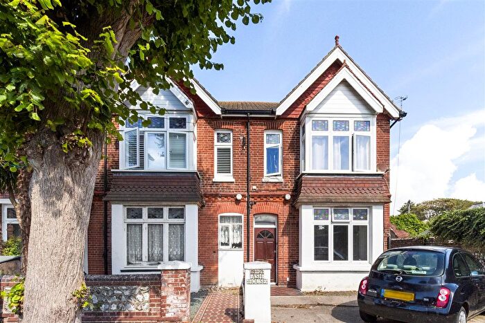 1 Bedroom Flat For Sale In Ash Grove, Worthing, BN11