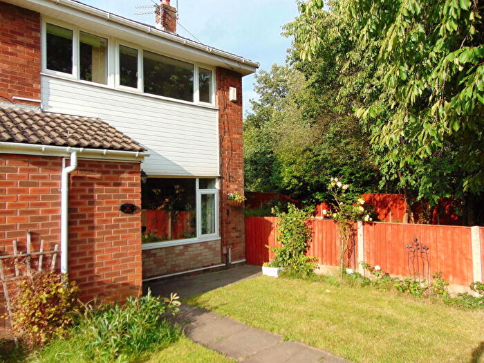 4 Bedroom End Of Terrace House For Sale In Caldwell Avenue, Astley, M29