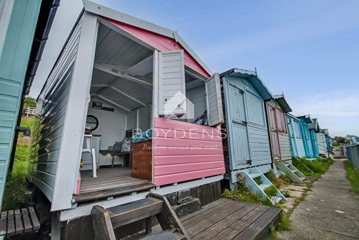 Chalet For Sale In Second Row Southcliff, CO14