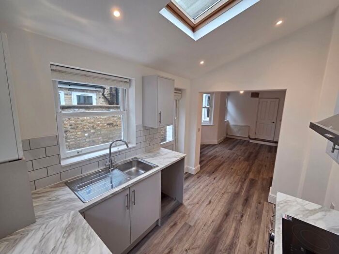 4 Bedroom Property To Rent In Freemantle St, Walworth, London, SE17