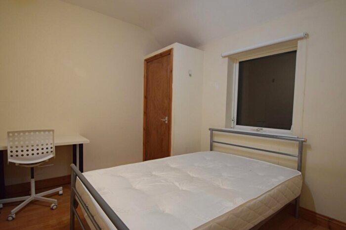 6 Bedroom House To Rent In Strathnairn Street, Roath, CF24