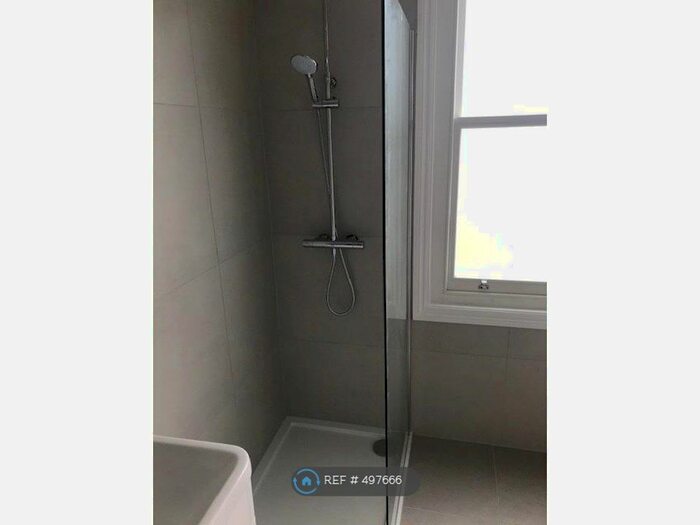 2 Bedroom Flat To Rent In Friern Barnet, London, N11